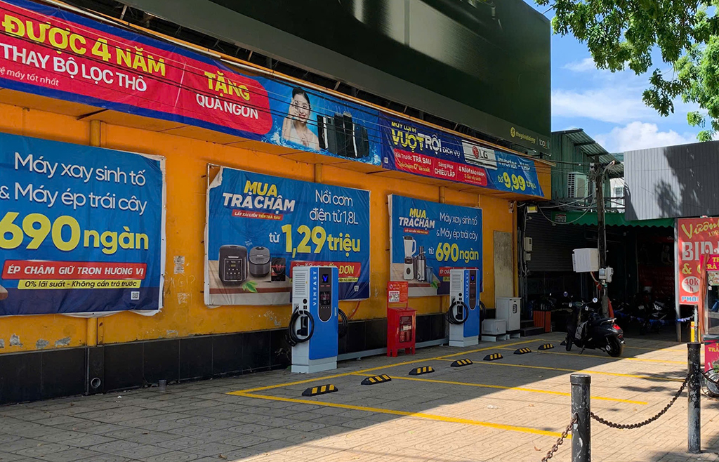 Thế Giới Di Động và lợi thế mặt bằng, dịch vụ